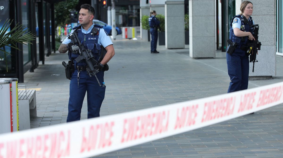 Střelec zabíjel v Aucklandu. Těsně před začátkem světového šampionátu fotbalistek